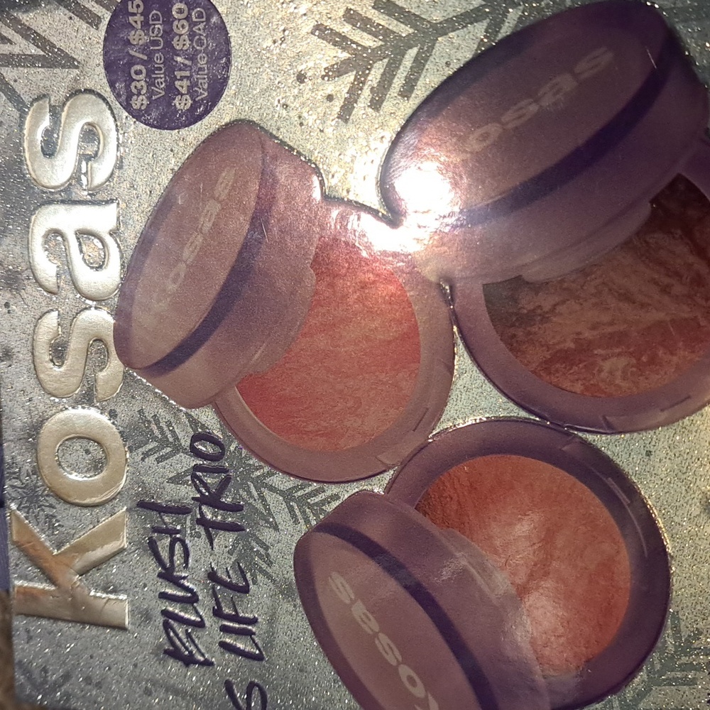 Kosas blush trio limited edition